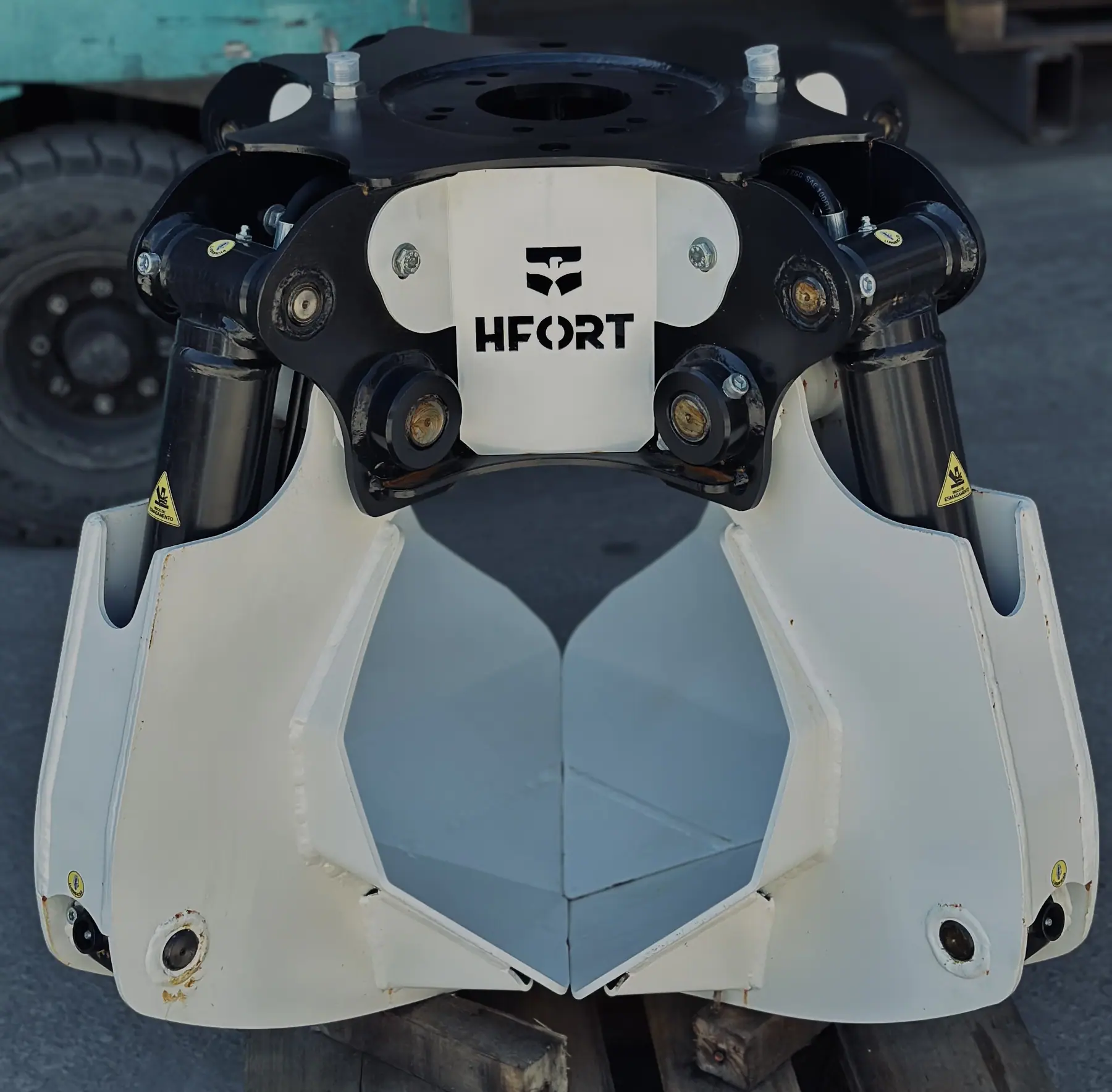 Garra Sucateira 150 L