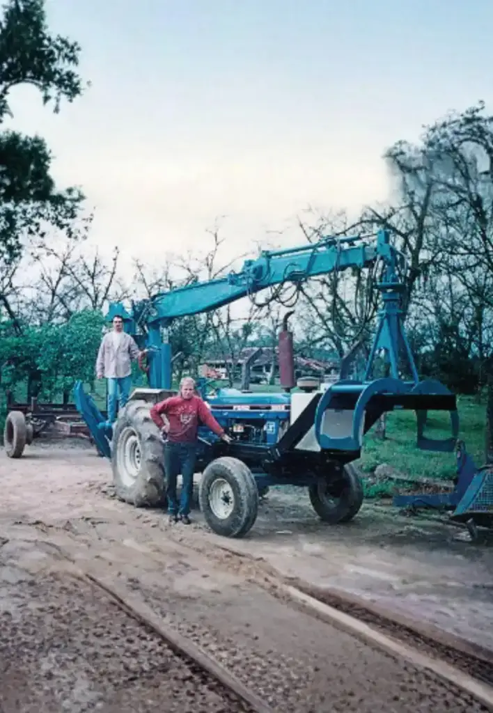 2006 — A HFORT vira fabricante