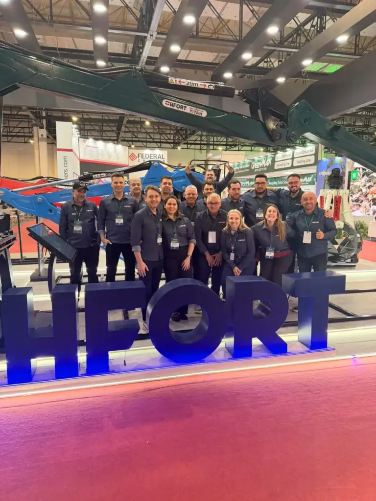 Equipe HFORT no estande da Eco Expo 2026