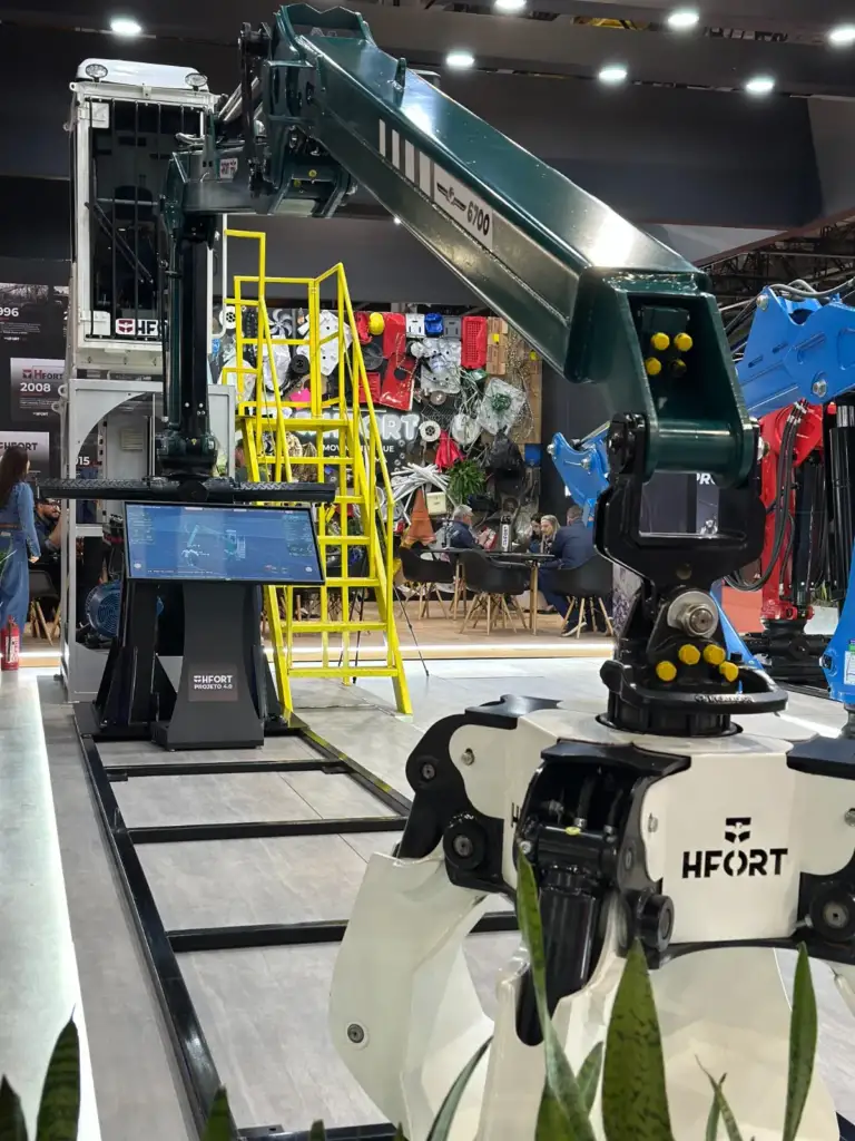 Titan 6700, equipamento número 3.000 da HFORT, com a demonstração HFORT 4.0