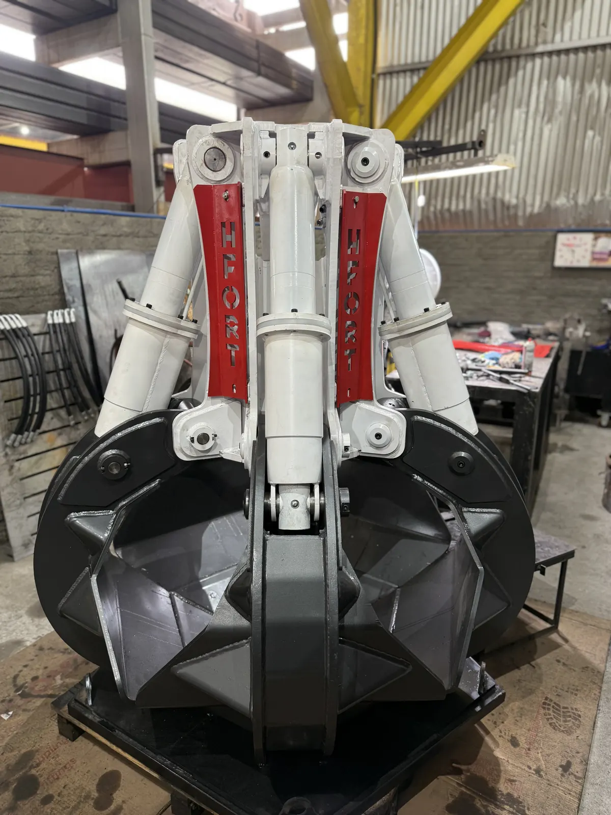 Garra Sucateira 600 L HFORT — foto 2