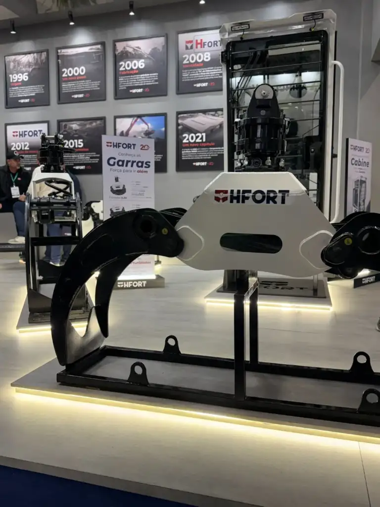 Garra florestal HFORT em exposição na Lignum